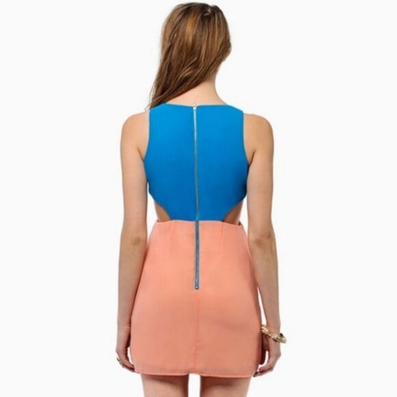 Tobi Syrup-Dipity Peach & Country Sky Cut Out Mini Dress Size Medium - Picture 2 of 9